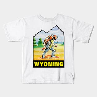 Hiking Wyoming Vintage Style Hiker Mountain Man Kids T-Shirt